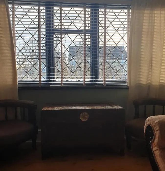 Harry'S Bed And Breakfast-1